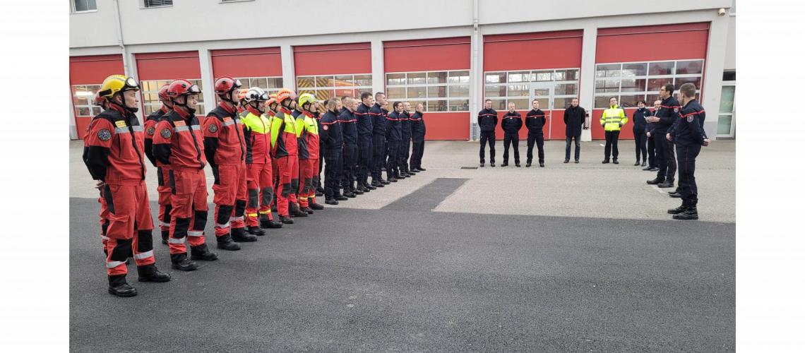 Caserne de pompiers avec tour  d`exercice?locale=fr-FR,fr,en,*&$pdp_product_zoom_xl$&fmt=auto&strip=true&qlt=80&fmt.jpeg.chroma=1,1,1&unsharp=0,1,1,7&fmt.